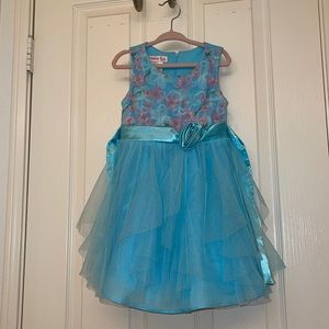 Lovely formal dress with sequin detail